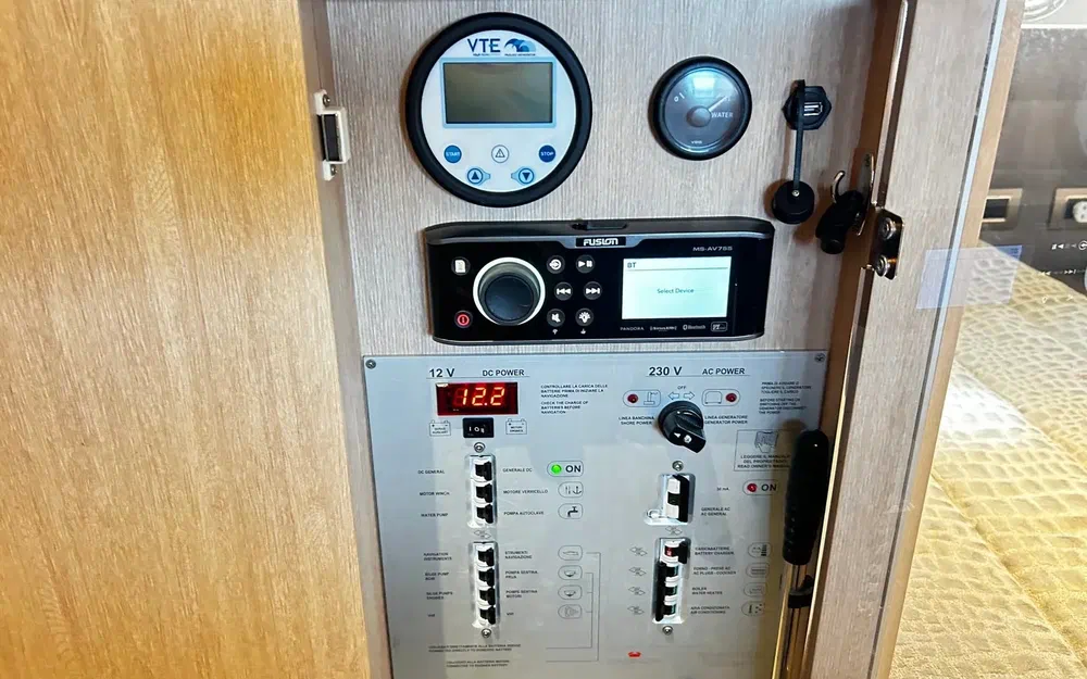 slider 39 Cranchi T 36 Crossover