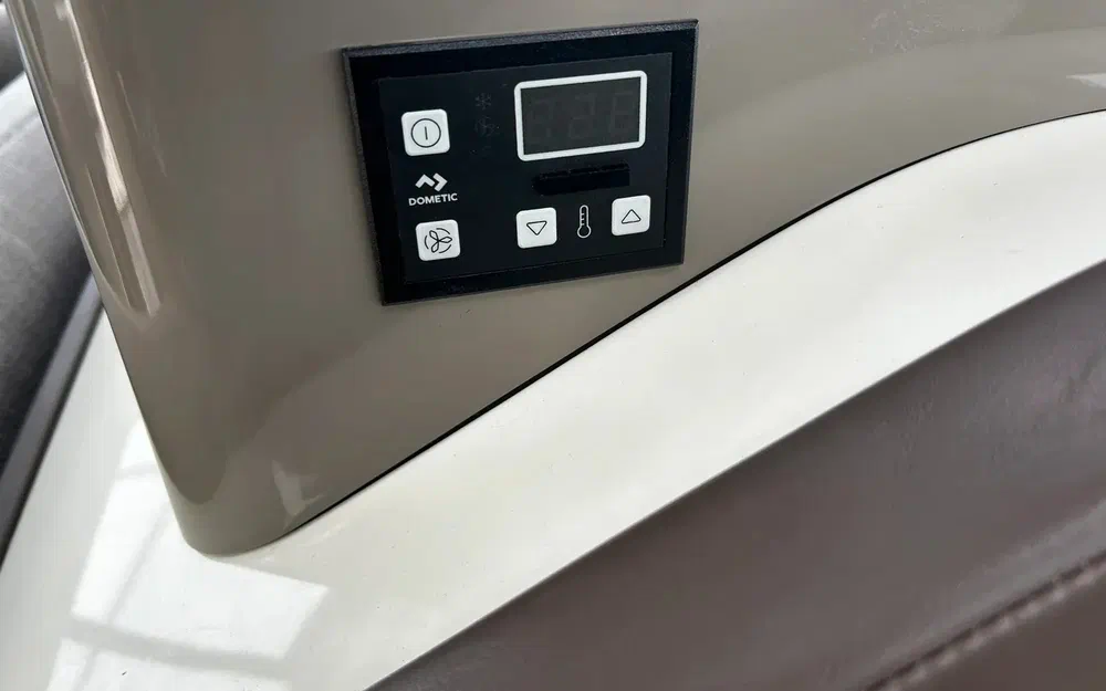 slider 24 Cranchi T 36 Crossover