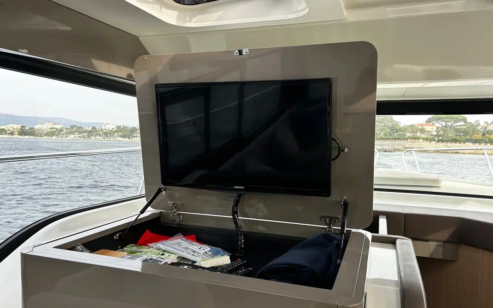 slider 21 Cranchi T 36 Crossover