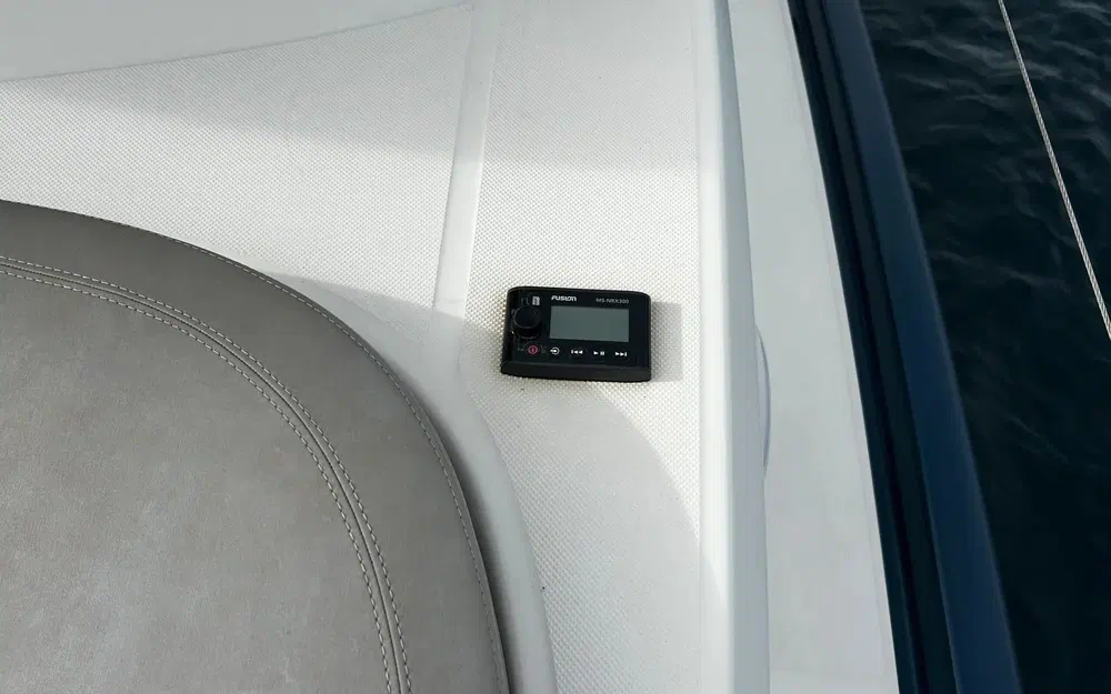 slider 10 Cranchi T 36 Crossover