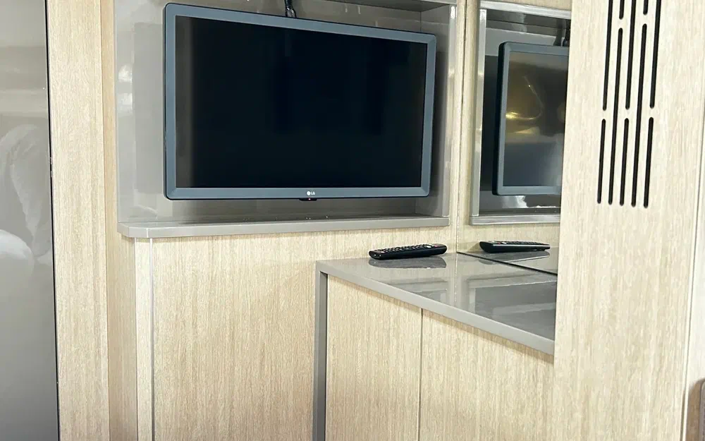 slider 26 Cranchi T 36 Crossover