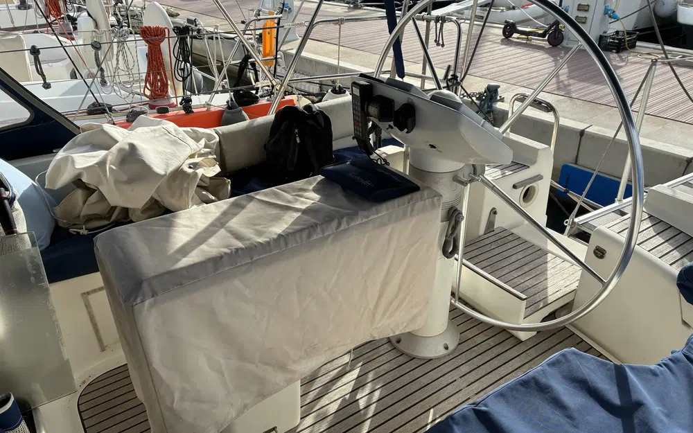 slider 5 Jeanneau Sun Odyssey 37.1