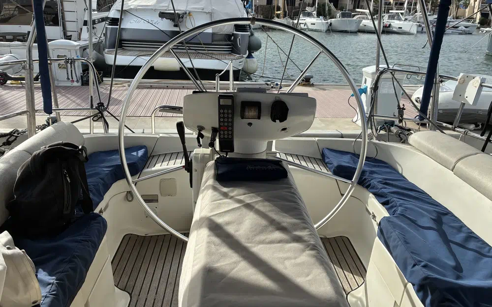 slider 6 Jeanneau Sun Odyssey 37.1