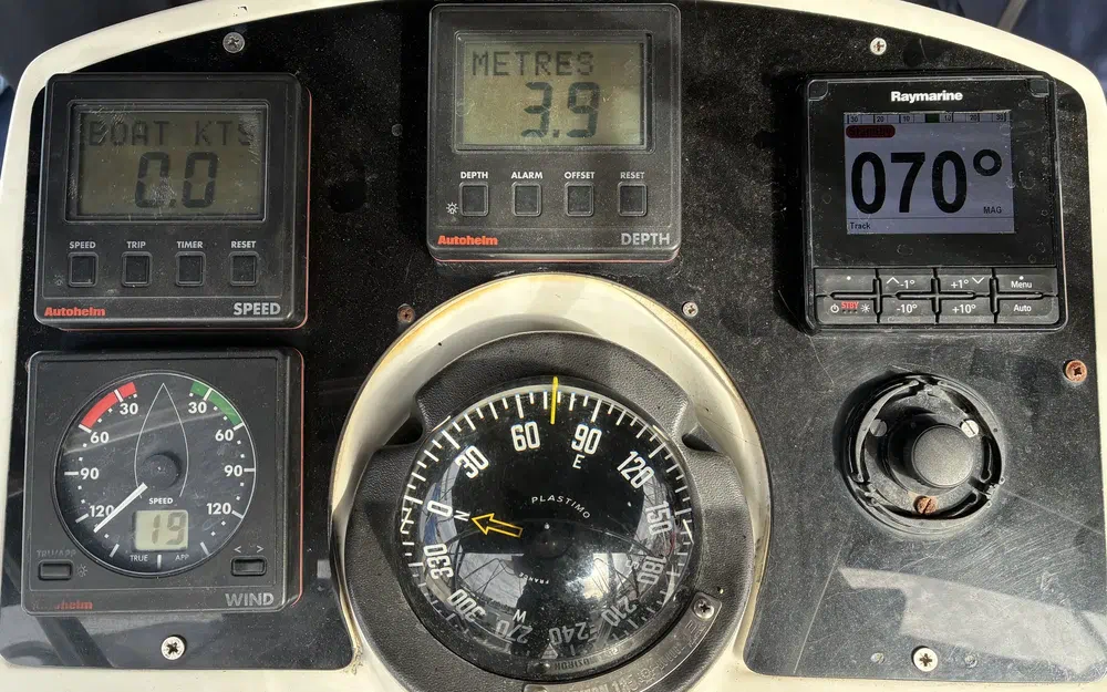 slider 8 Jeanneau Sun Odyssey 37.1