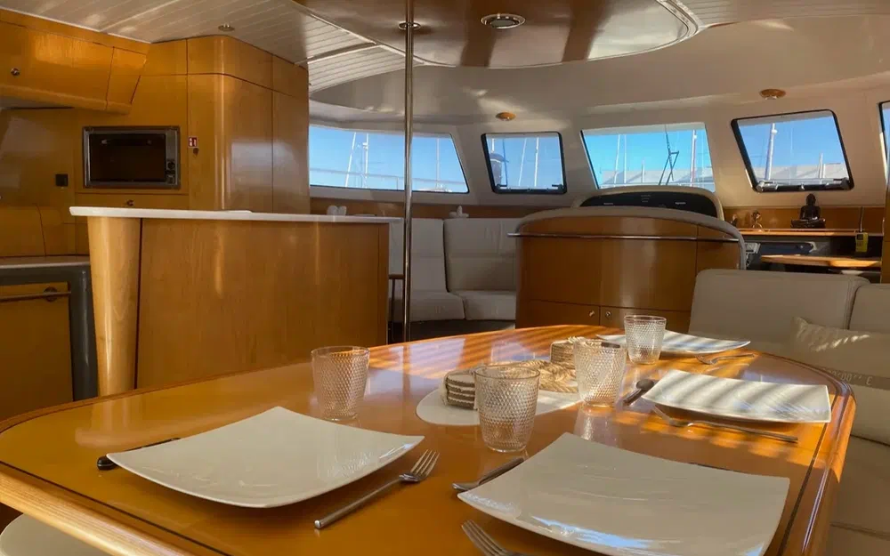 slider 25 Fountaine Pajot Cumberland 44