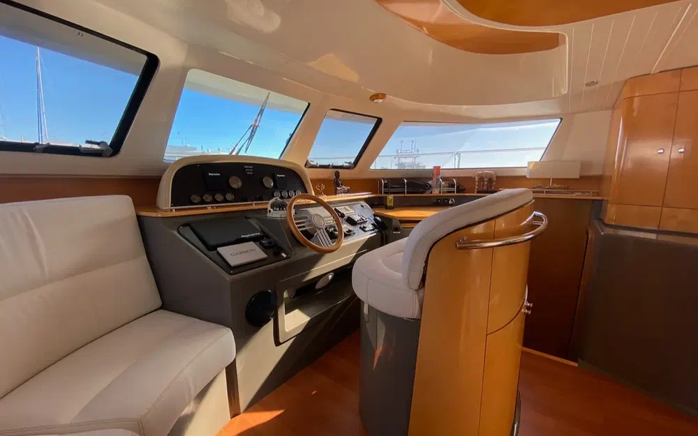 slider 32 Fountaine Pajot Cumberland 44