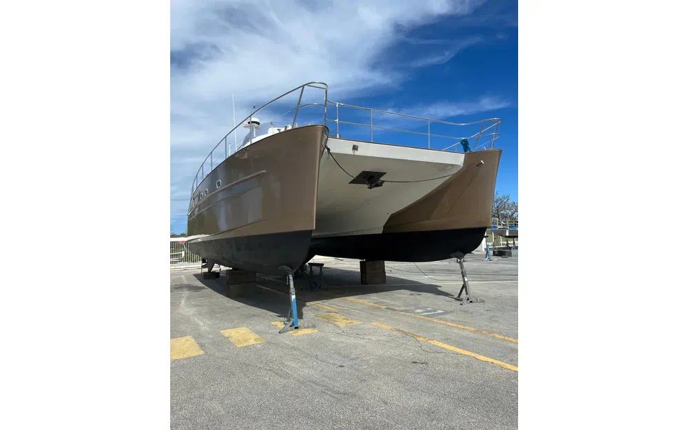 slider 1 Fountaine Pajot Cumberland 44