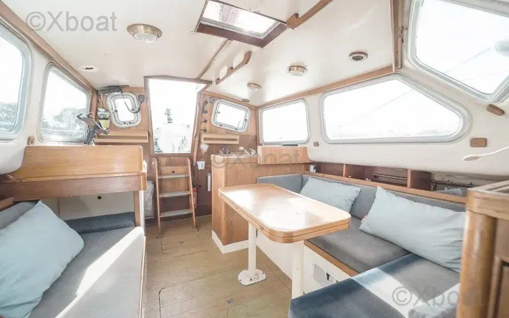 slider 10 Trident Marine Trident 35 Voyager