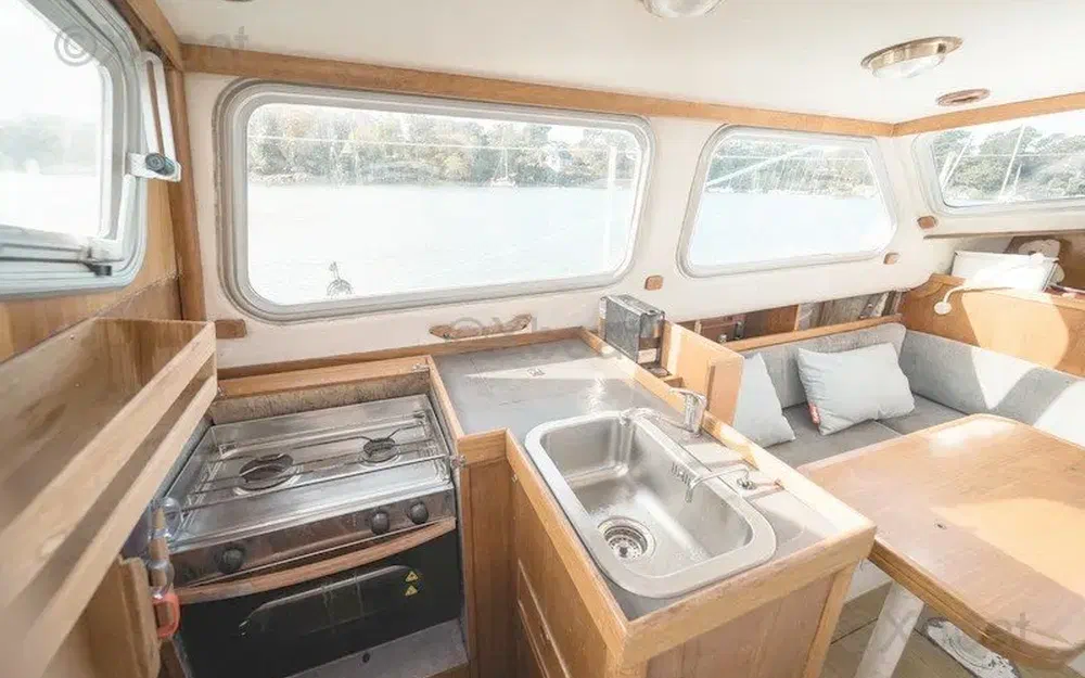 slider 8 Trident Marine Trident 35 Voyager