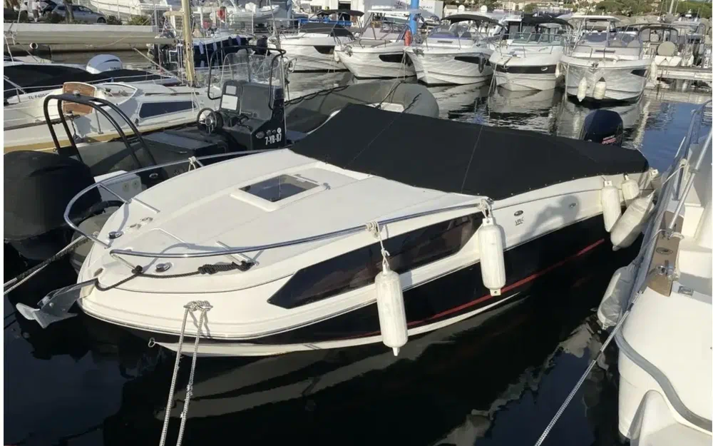 slider 1 Bayliner VR6 Cuddy