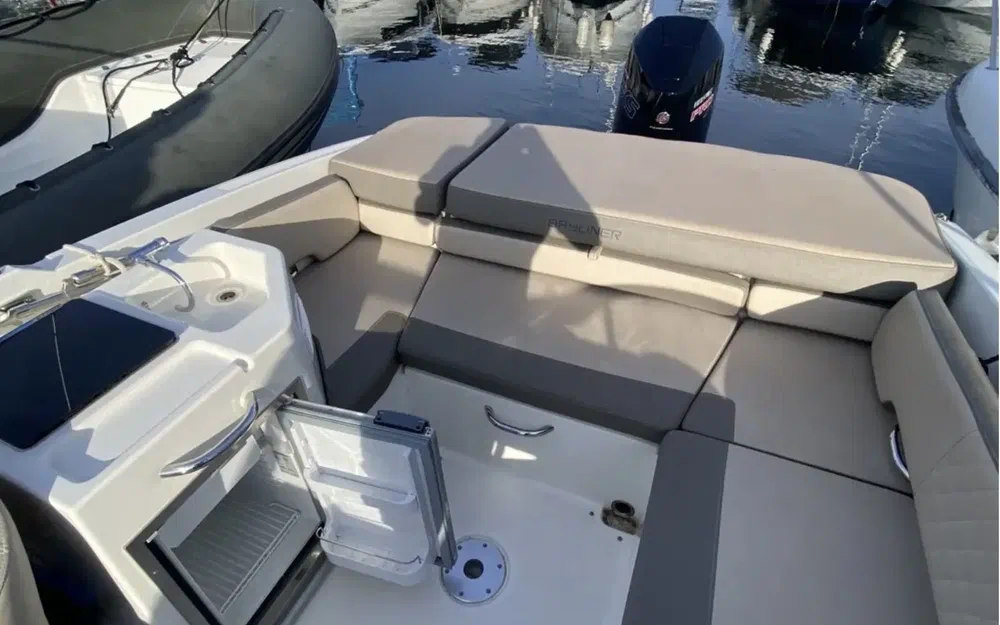 slider 6 Bayliner VR6 Cuddy