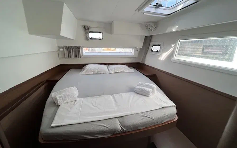 slider 39 Lagoon  42