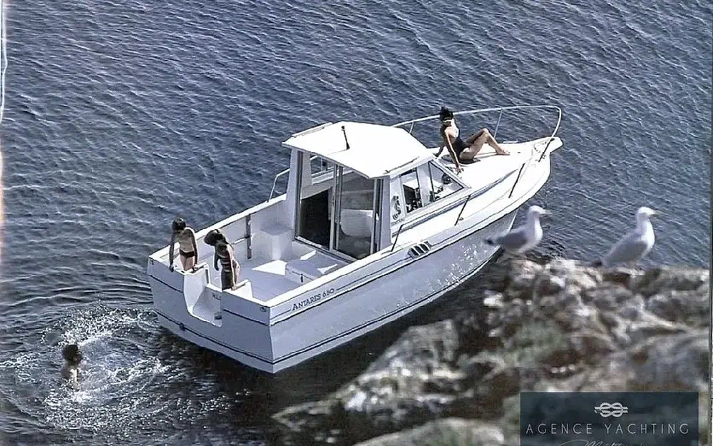 slider 3 Beneteau Antares 680