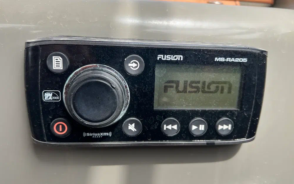 slider 10 Clear Aries Open