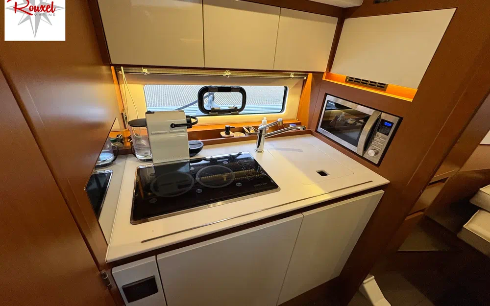 slider 9 Jeanneau Leader 36