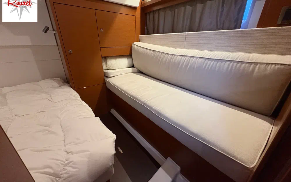 slider 12 Jeanneau Leader 36