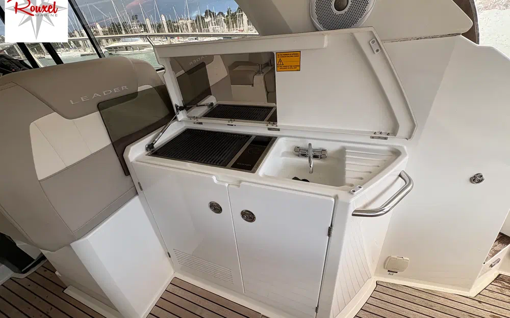 slider 5 Jeanneau Leader 36 Sportop