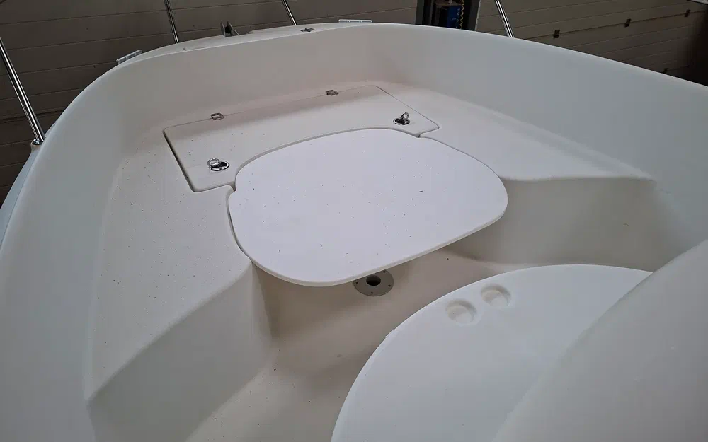 slider 9 Beneteau Flyer 650 Open