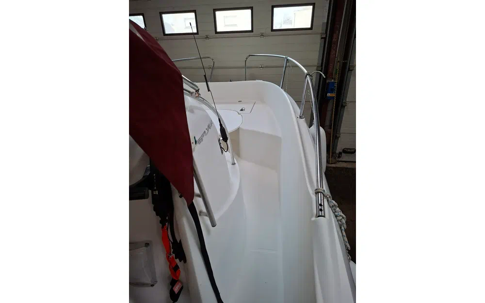 slider 6 Beneteau Flyer 650 Cabine