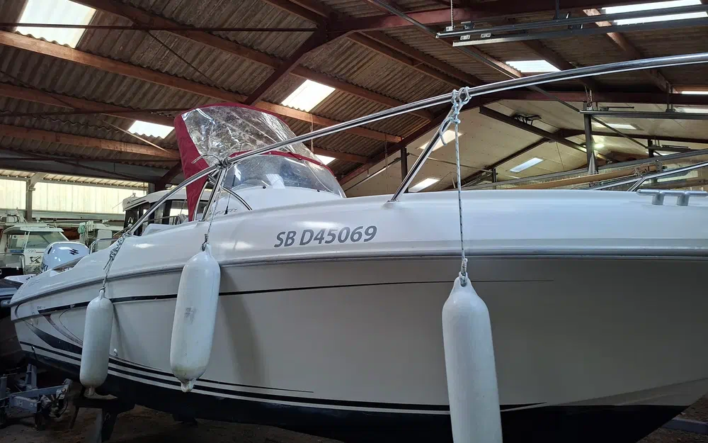 slider 1 Beneteau Flyer 650 Cabine