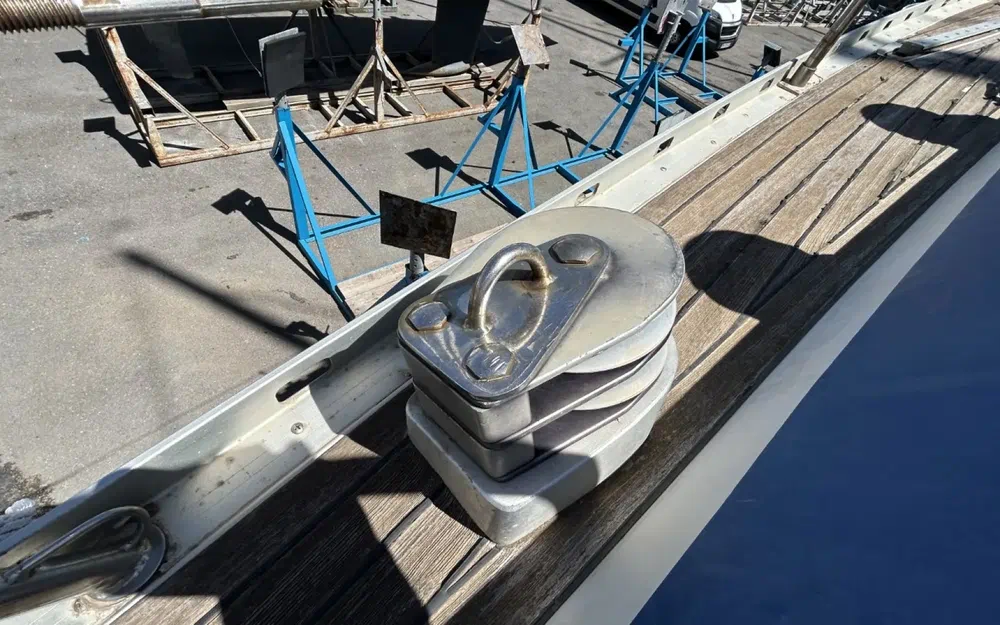 slider 11 Comar Yachts Comet 460