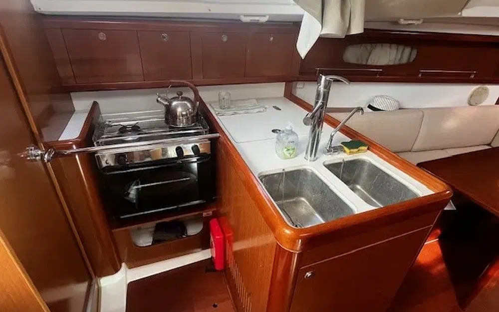 slider 9 Beneteau Oceanis 31