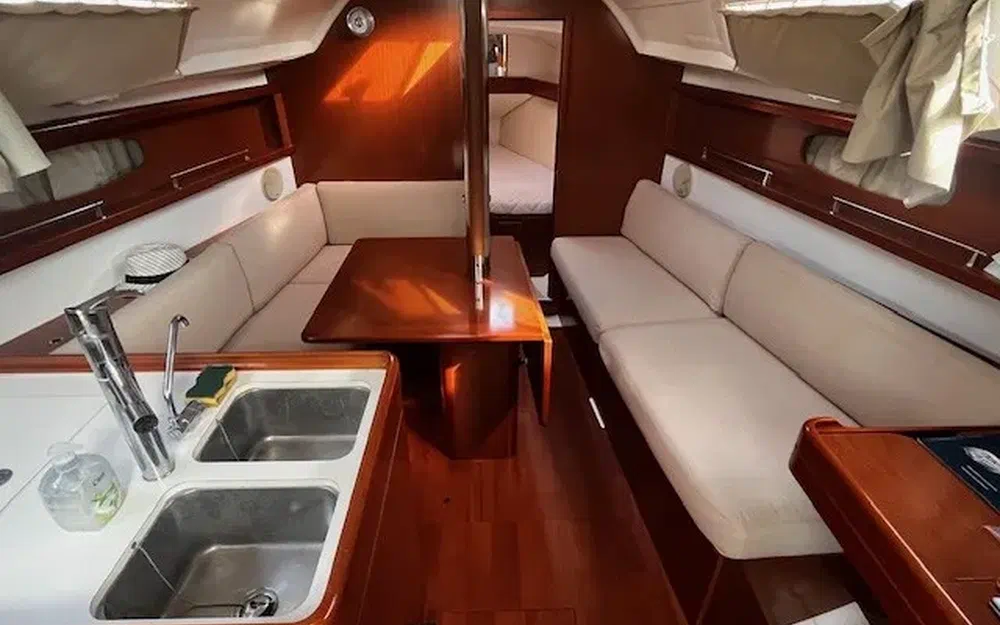 slider 10 Beneteau Oceanis 31