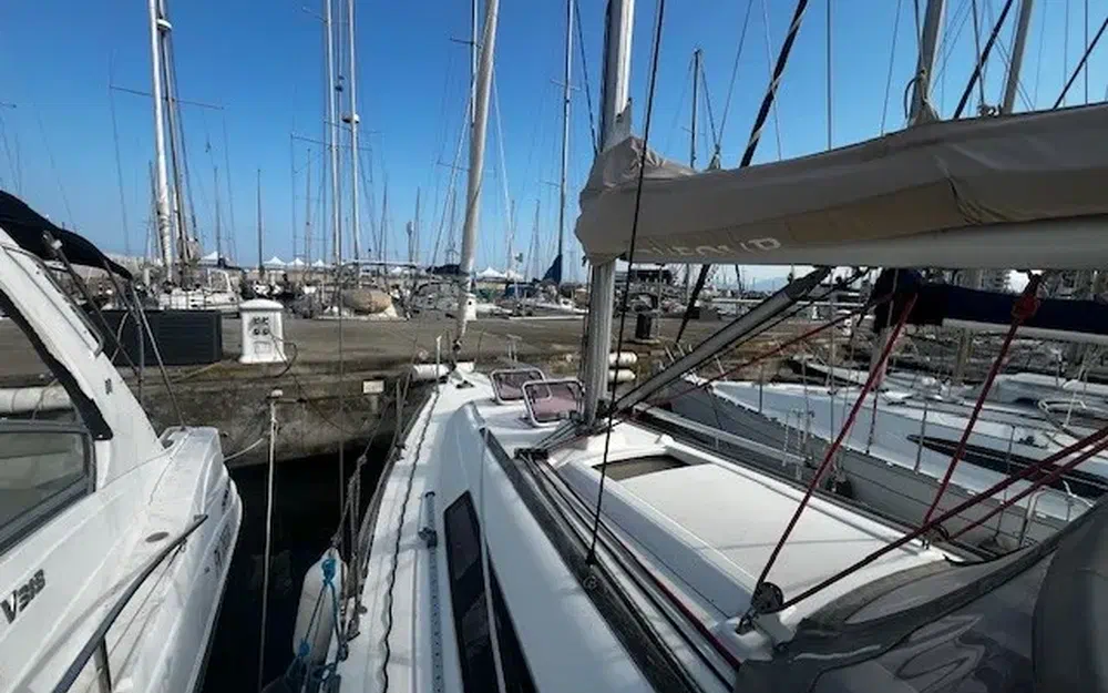 slider 1 Beneteau Oceanis 31