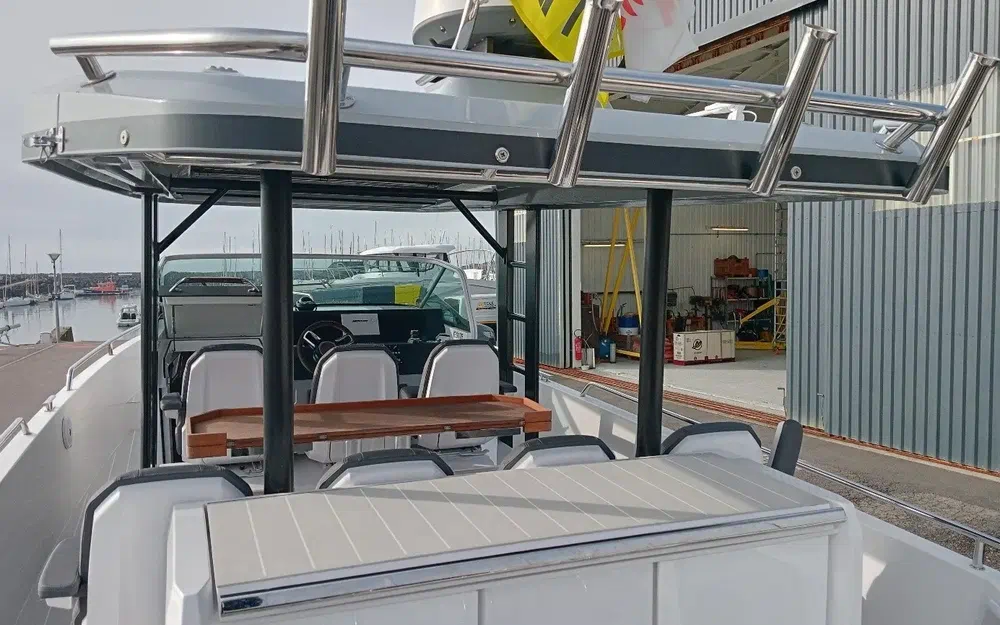 slider 1 Axopar 37 T Top