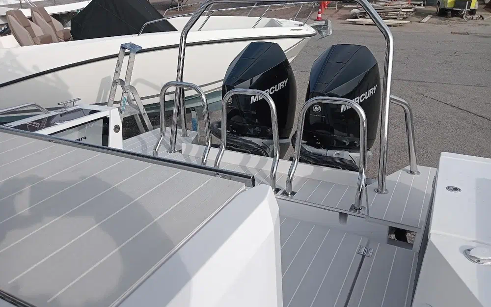 slider 6 Axopar 37 T Top