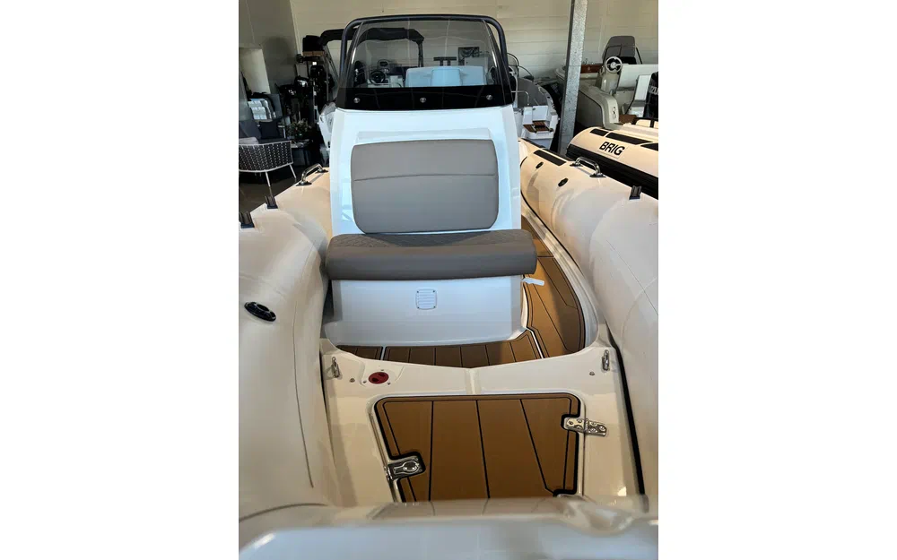 slider 6 Brig Eagle 6