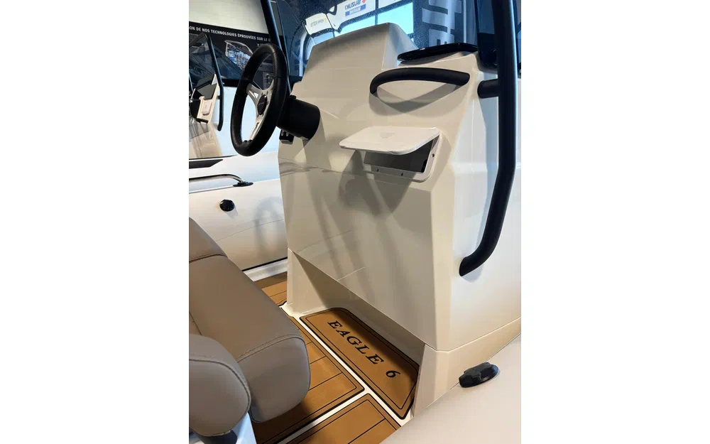 slider 2 Brig Eagle 6