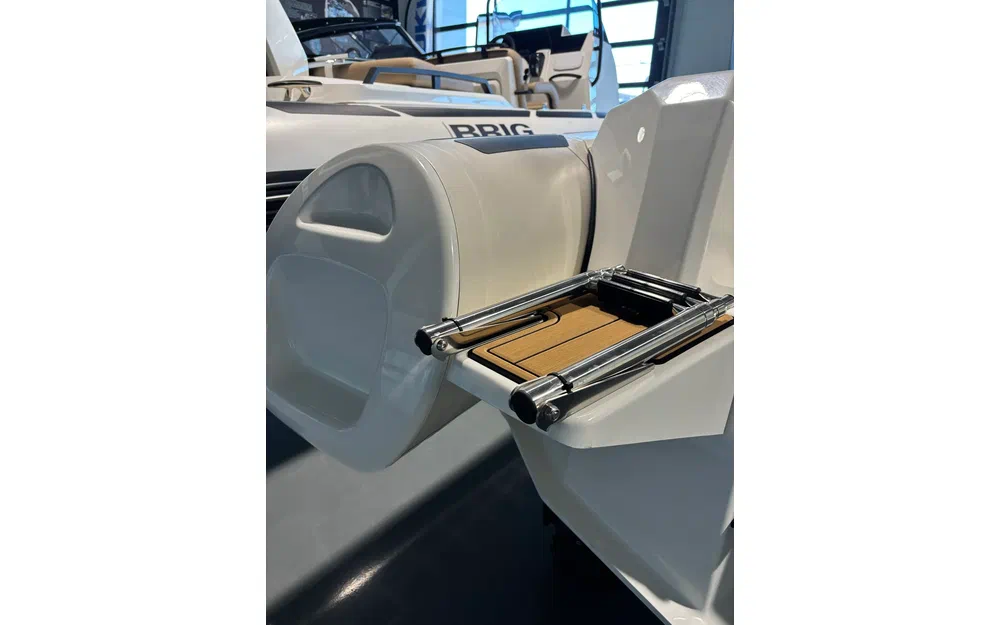 slider 5 Brig Eagle 6