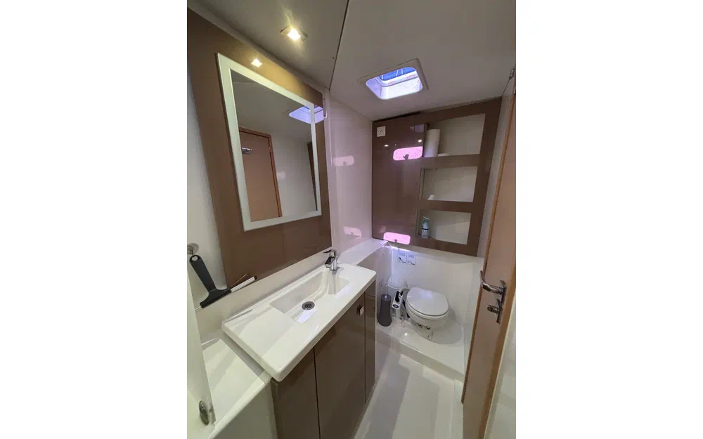 slider 13 Fountaine Pajot Lucia 40