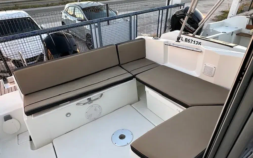 slider 4 Jeanneau Merry Fisher 695