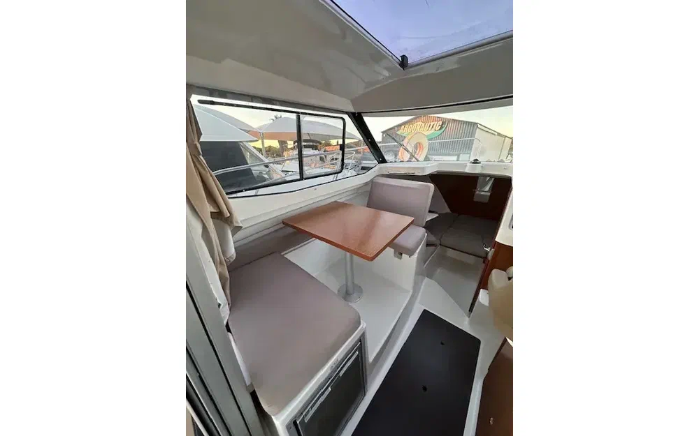 slider 8 Jeanneau Merry Fisher 695