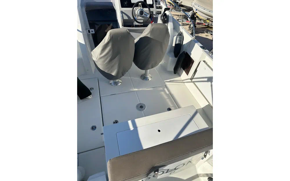 slider 1 Jeanneau CAP CAMARAT 7.5 WA S2