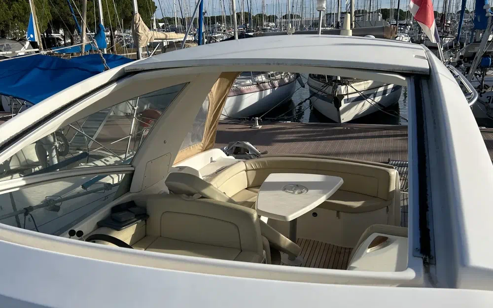 slider 9 Jeanneau Prestige 30