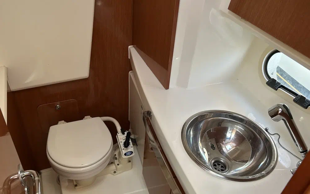 slider 11 Jeanneau Prestige 30