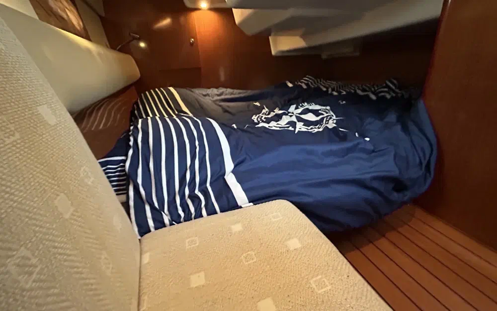 slider 12 Jeanneau Prestige 30