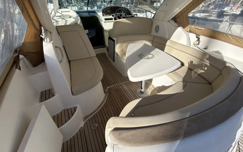 slider 1 Jeanneau Prestige 30