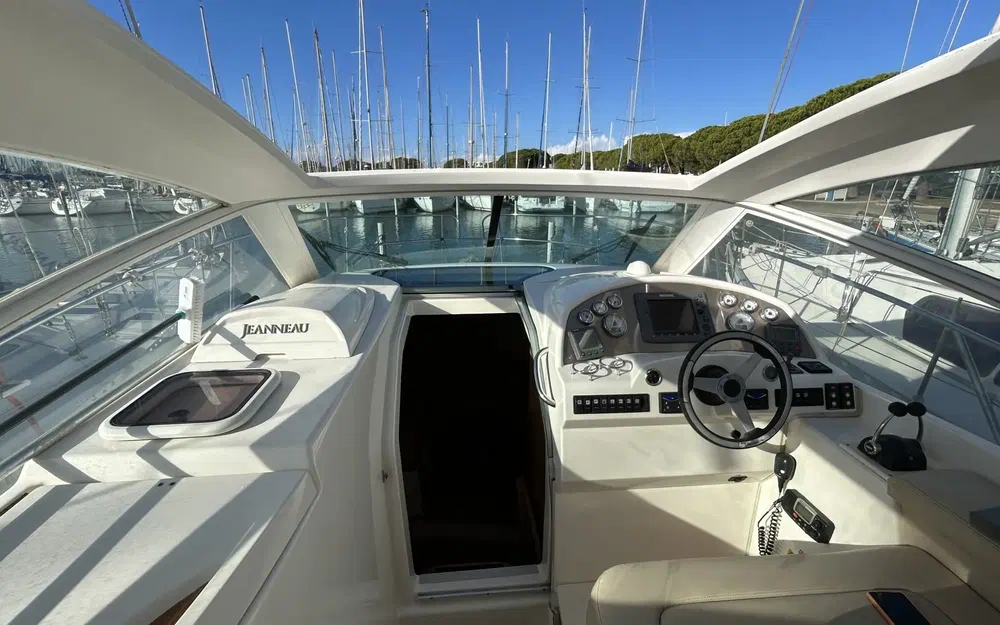 slider 4 Jeanneau Prestige 30