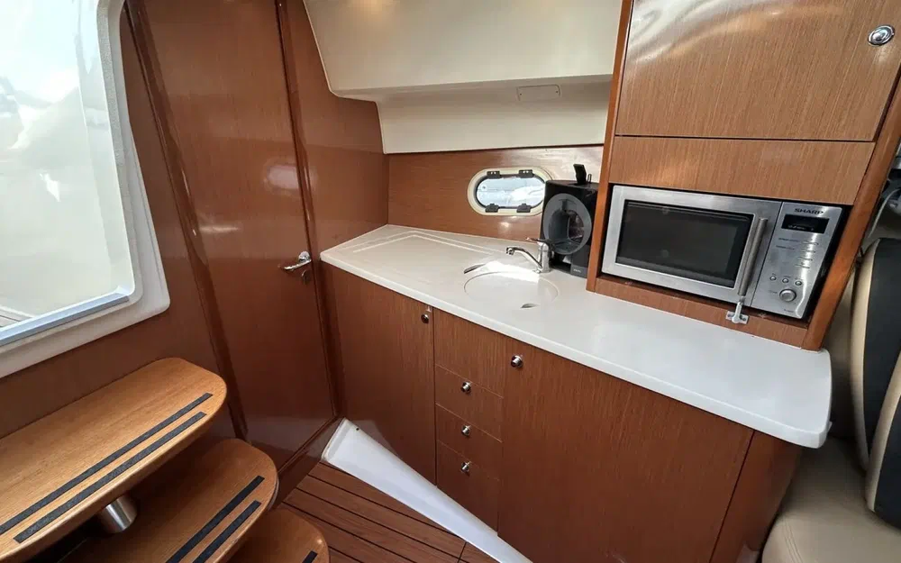 slider 8 Jeanneau Prestige 30 S