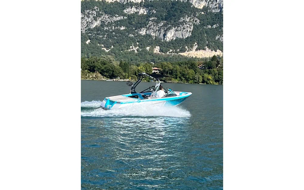 slider 0 Correct Craft SPORT NAUTIQUE 200