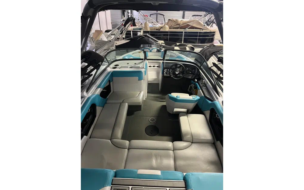 slider 3 Correct Craft SPORT NAUTIQUE 200