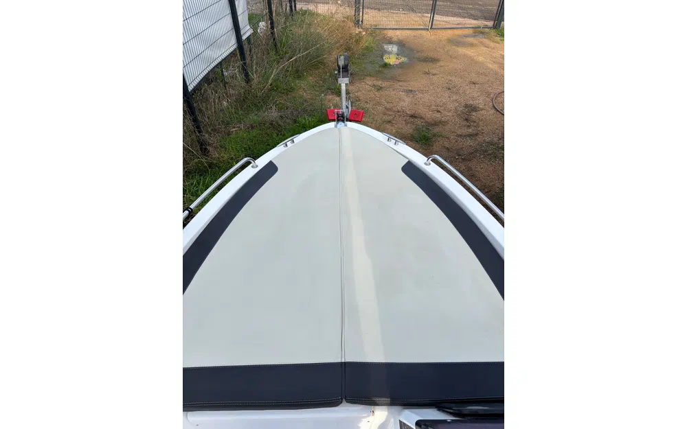 slider 2 B2 Marine CAP FERRET 135 FISHING