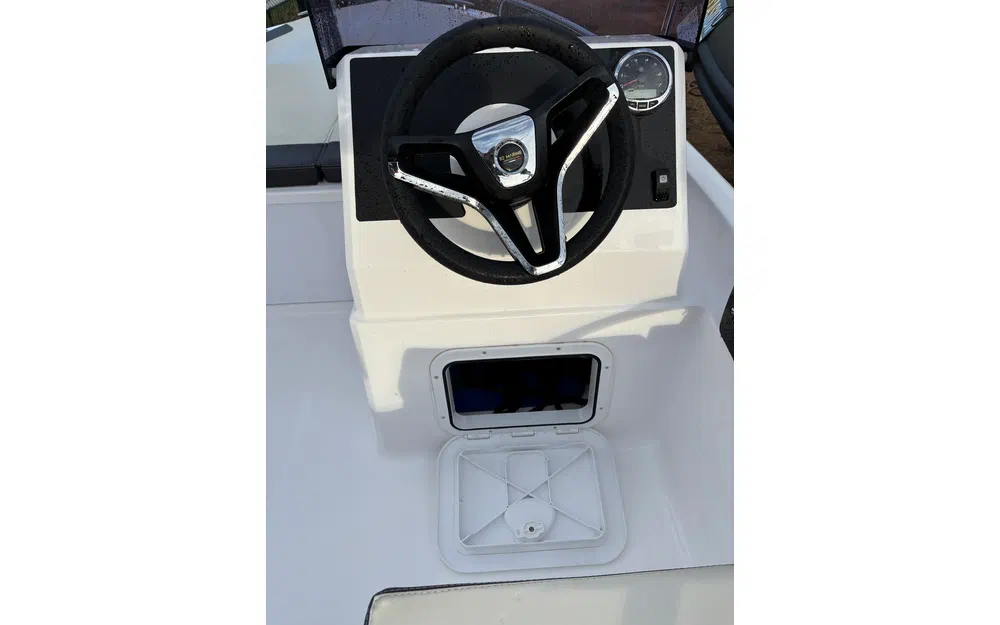 slider 3 B2 Marine CAP FERRET 135 FISHING