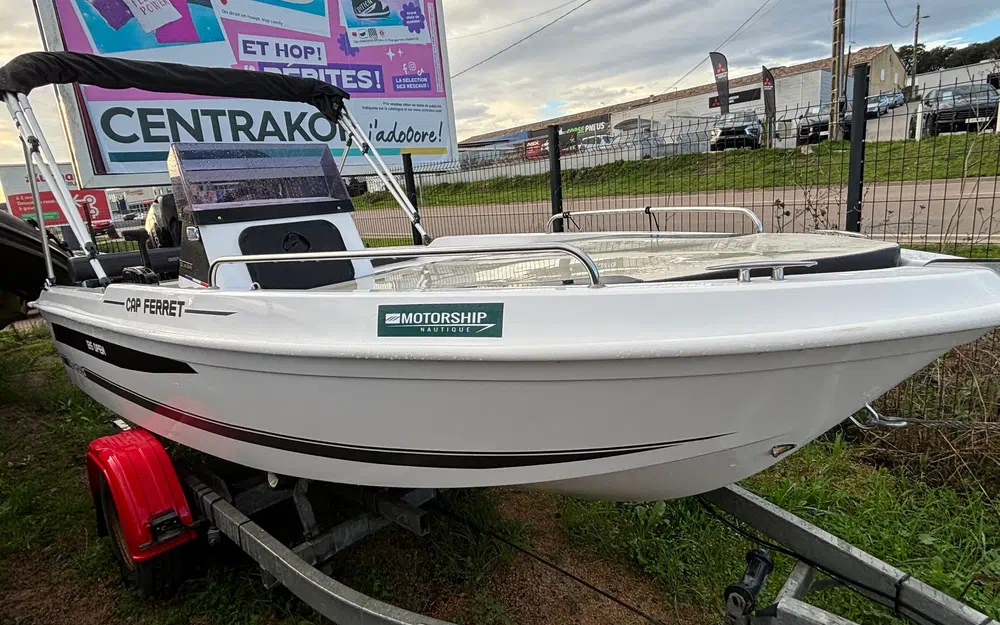 slider 7 B2 Marine CAP FERRET 135 FISHING