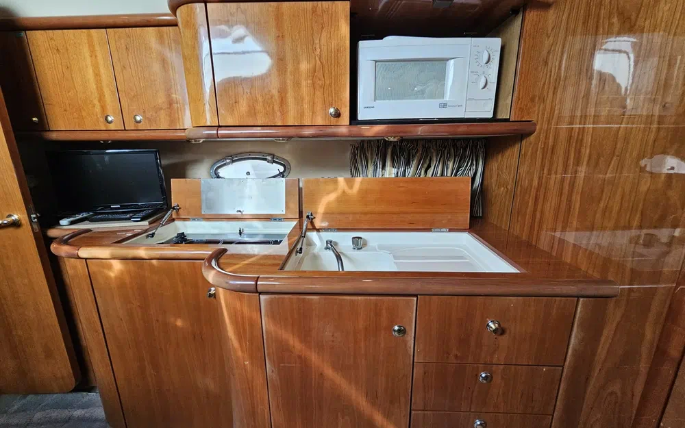 slider 12 Sunseeker Camargue 47