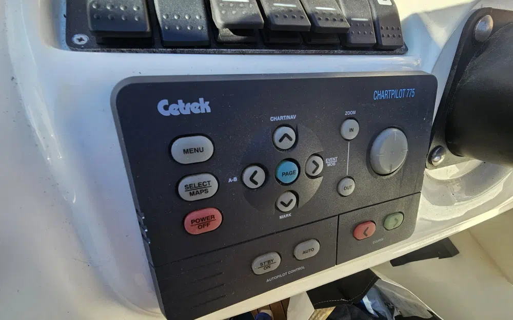 slider 12 Sunseeker Camargue 47